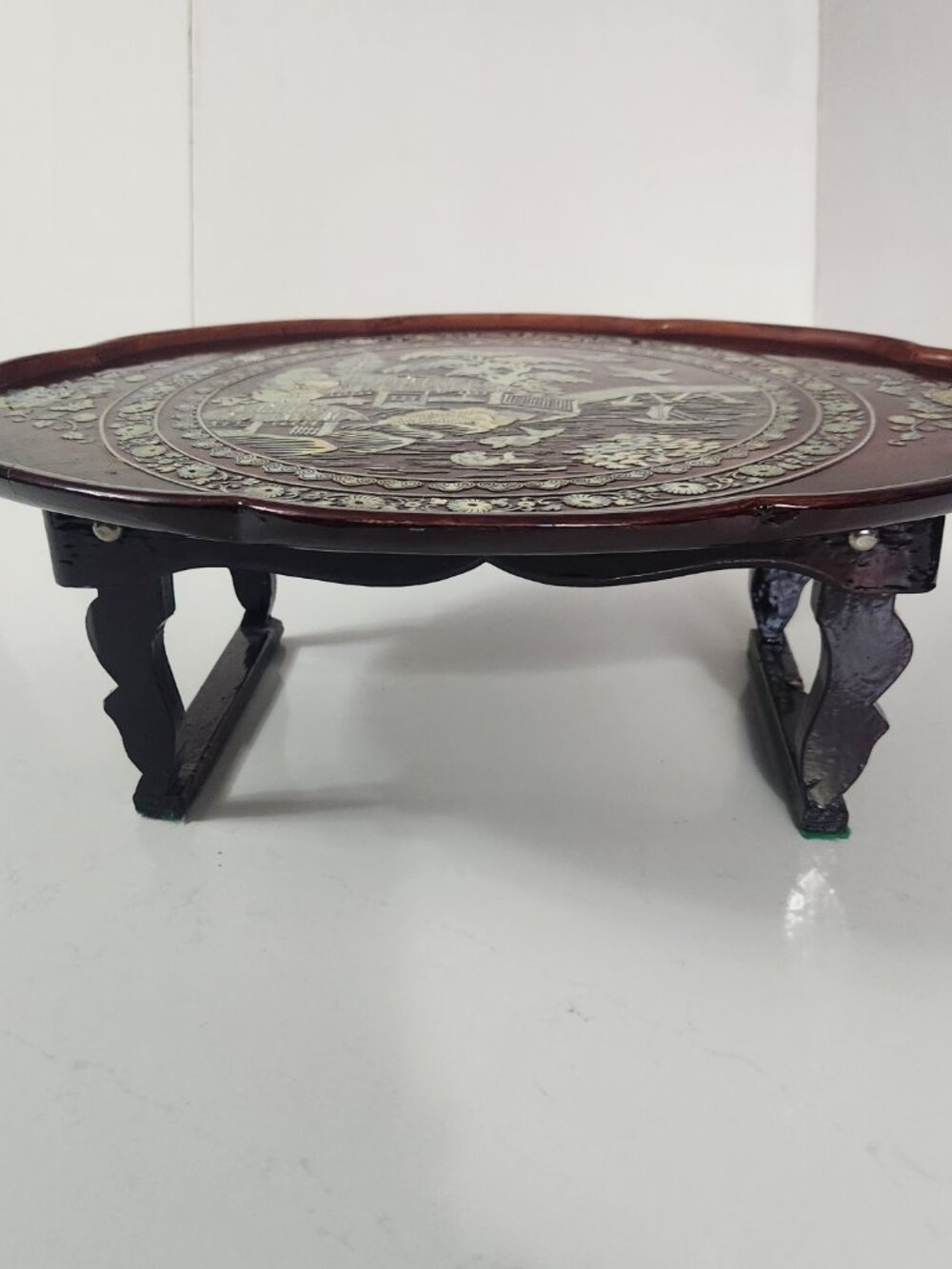 Korean lacquer hardwood inlaid mother of pearl oval folding tea table large Vtg